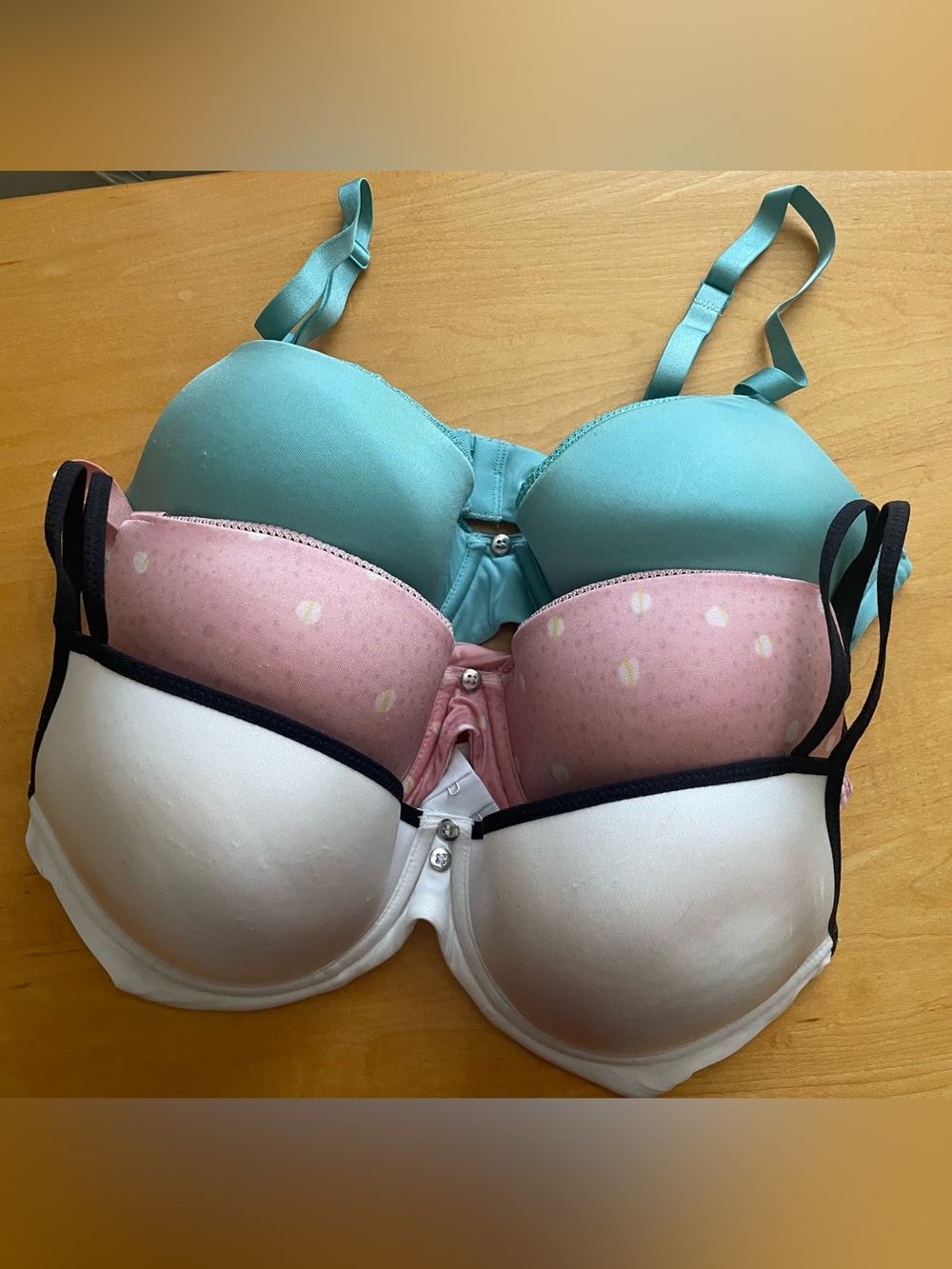 Bundle Lot of 3 Simply Vera Wang Teal, Pink & White Bras. 36C & 36B. Good